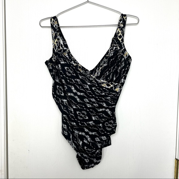 NEW MIRACLESUIT Labyrinth Sanibel Underwire One Piece Swimsuit - Picture 3 of 8